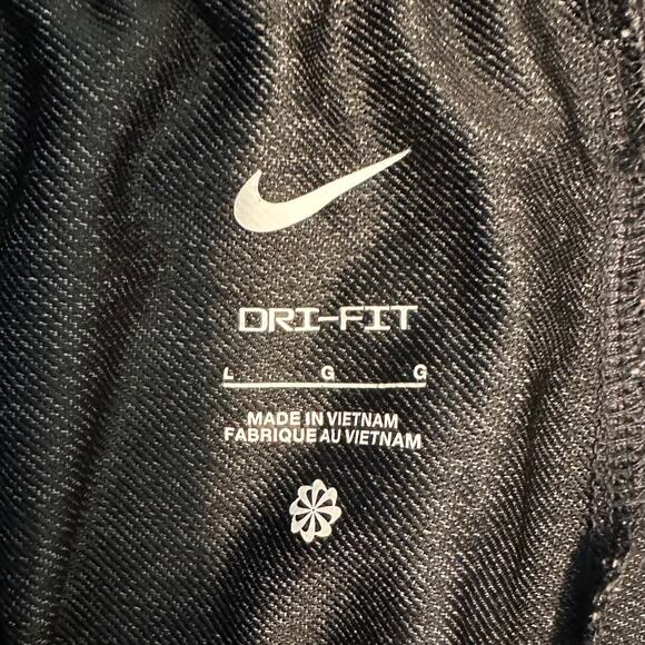 Nike Shorts Women L Gray Dri Fit 4 Inch Attack Training Athleisure - Picture 3 of 6